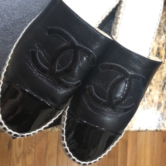 Chanel Espadrille Slide - Picture 2 of 8